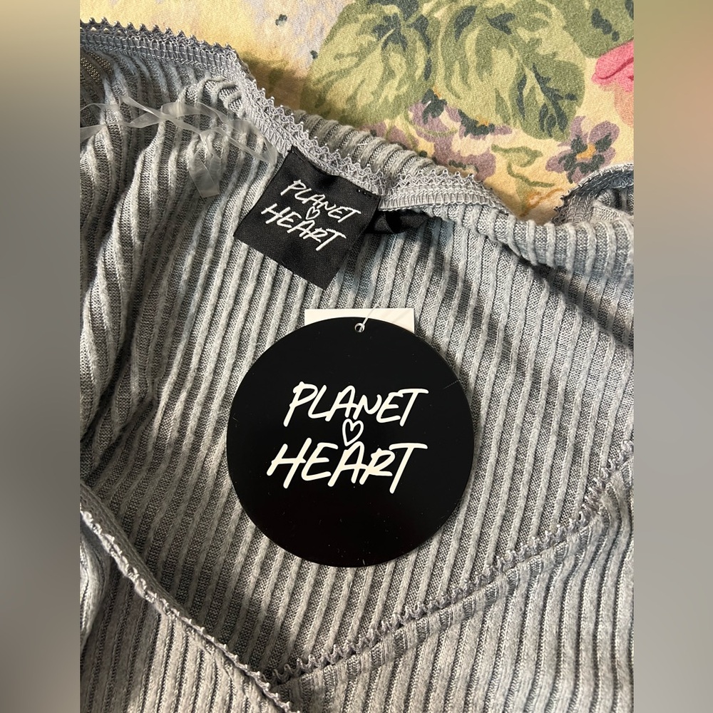 Gray Ribbed Crop Top - Picture 8 of 10